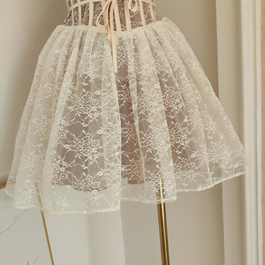 ชุดเดรสทรงเอไลน์แบบไทยประดับโบว์ผูกเอว สายคล้องไหล่ ป้องกันไฟฟ้าสถิตย์  เย็บผ้าลูกไม้โปร่งช่วงเอว - Product Image 5