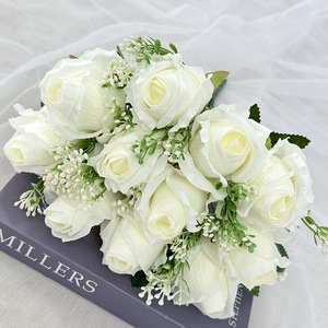 Bouquet di 11 Rose Artificiali, <span class=keywords><strong>Fiori</strong></span> di Seta <span class=keywords><strong>per</strong></span> <span class=keywords><strong>Sposa</strong></span>, Decorazioni <span class=keywords><strong>per</strong></span> Matrimoni e Hotel - Product Image 5