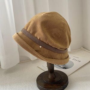 Gorro de pescador vintage versátil para otoño e invierno con aislamiento de pana y protección para las orejas - Product Image 6