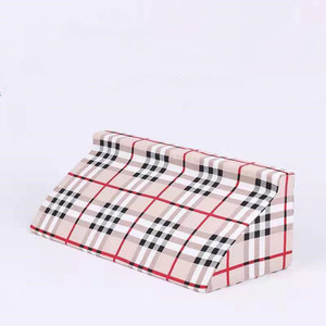 Almohada de apoyo para dormir de lado, almohada giratoria, almohada de esponja para posicionamiento corporal, almohada triangular antiescaras, en forma de R, 60*25*20 cm - Product Image 2