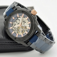 Montre automatique mécanique moderne pour homme en acier noir avec cadran squeletté et mouvement mécanique automatique