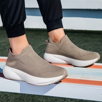 Nouvelles chaussures décontractées respirantes pour hommes, style sportif, légères, à enfiler, pour la marche, baskets pour hommes