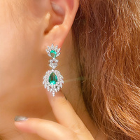 Boucles d'oreilles pendantes bohèmes en forme d'aile d'ange en zircon cubique vert clair pour femmes, accessoires de robe de mariée