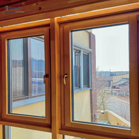 Ventanas Abatibles Francesas de UPVC Modernas y Personalizables con Postigos de Vidrio Único de Estilo Retro y Acabado Efecto Madera para Hogar, Oficina y Hotel