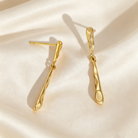 Boucles d'oreilles Huggie en argent sterling 925 plaqué or 18 carats, texture irrégulière martelée, forme goutte d'eau, pour femme, idéales pour les soirées
