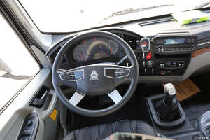 SINOTRUK HOWO Commander Freight Truck Weichai 170 caballos de fuerza 4,2 metros Warehouse Grille 120L Tanque de combustible con un rango de 800km - Product Image 3