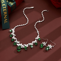 Set Perhiasan Mewah Dua Potong Kalung dan Anting Berbentuk Bunga dengan Kristal Zircon AAA yang Dihiasi