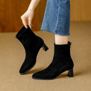 Bottines à lacets à talon épais et hauteur genou - Design élégant et mince à la mode, dessus en cuir véritable, antidérapant pour l'automne/hiver - Product Image 4