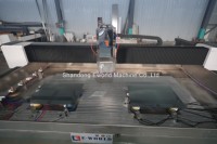 Machine de perçage et de bordage automatique du verre CNC certifiée CE avec PLC, machine de traitement du verre CNC pour le traitement du verre d'escalator