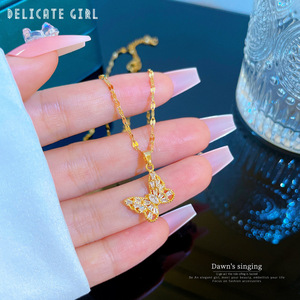 Collier Papillon Brillant en Acier Inoxydable Doré, Étanche, avec Pendentif Papillon en Zircon Cubique, Vente en Gros - Product Image 6