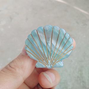 Vente en gros de petites pinces à cheveux en forme de coquillage coréennes mignonnes pour filles, pince à cheveux en acétate avec ligne dorée - Product Image 6