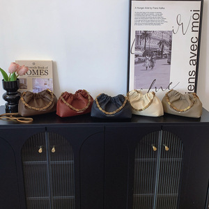 Bolso de Hombro <span class=keywords><strong>con</strong></span> Cadena, Estilo Coreano, Plisado, Texturizado, Tipo Nube, Simple, Moderno, Casual, de Poliéster, Primavera 2026 - Product Image 2