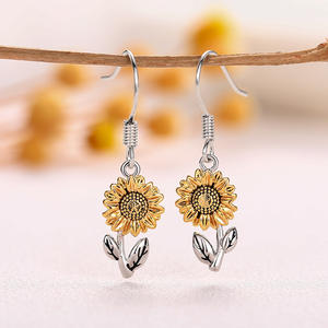 Orecchini pendenti a girasole bicolore E3493 in lega di zinco placcata oro antico, gioielli di moda da donna - Product Image 3