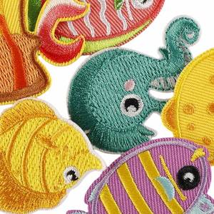 Nouveaux mini-écussons thermocollants écologiques brodés sur le thème de la vie marine (poisson, requin, crabe, baleine) pour accessoires vestimentaires - Product Image 3