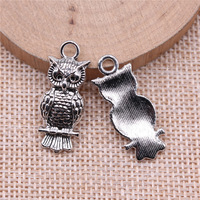 Breloque hibou texturé 30x12mm en alliage de zinc argent antique pour remplacement de tirette de fermeture éclair