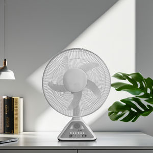 16-Inch Oscillerende Achteruitdraaiende Alles-In-Één Draagbare Bureauwandventilator Op Zonne-Energie 5 Windsnelheid Buitengebruik Easy Table Car Rv - Product Image 1