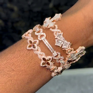 Pulsera de Moissanita y Diamantes en Oro Rosa con Patrón Cruzado, Cadena de Eslabones con Micro Pavé, Joyería Religiosa de Lujo, Unisex, para Uso Diario - Product Image 1