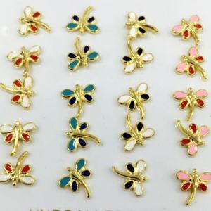 Boucles d'oreilles clous miniatures à prix bas en acier inoxydable, bijoux anti-ternissement, zircon, couleur bonbon, fleur colorée, cœur, boucles d'oreilles clous tendance - Product Image 3