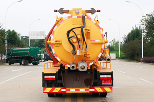 Camion-citerne à aspiration intégrée Dongfeng 10CBM 6 roues de qualité supérieure pour l'entretien des propriétés commerciales - Product Image 6