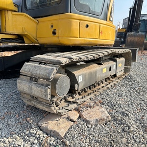 Presque neuf, économique en carburant, peu coûteux, mini-excavateur sur chenilles Komatsu PC40 d'occasion de 4 tonnes pour usage agricole et domestique - Product Image 6