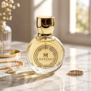 Elegante MERYAM Lussuoso Profumo Moderno Eau De Parfum 30ml Fragranza Orientale a Lunga Durata per Donne Bottiglia in Vetro Ritratto di Donna con Pesca Regalo - Product Image 1