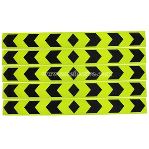 Cinta reflectante de seguridad retro reflectante verde y negra de PVC de 5 cm x 90 cm, 10 cm x 90 cm, adhesivo reflectante para camiones, calcomanía de seguridad para la carrocería de automóviles y vehículos. - Product Image 3