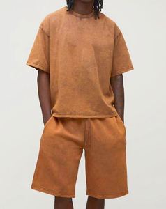 Ensemble survêtement homme marron oversize délavé style sportif avec t-shirt et short, effet délavé à l'acide, idéal pour l'été - Product Image 1