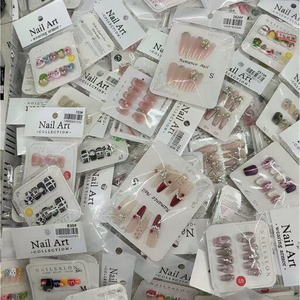 Venta al por Mayor Lote de 10 Piezas <span class=keywords><strong>Uñas</strong></span> Acrílicas Postizas de <span class=keywords><strong>Gel</strong></span> 3D Forma Stiletto Almendra Hechas a Mano con Diseños y Tamaños Mixtos Aleatorios <span class=keywords><strong>para</strong></span> Dedos - Product Image 3