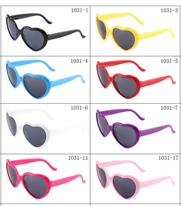 CONCHEN 2025 Fabricante Loq MOQ Precio barato <span class=keywords><strong>Gafas</strong></span> <span class=keywords><strong>de</strong></span> <span class=keywords><strong>sol</strong></span> promocionales Boda Personalizado Rojo Negro <span class=keywords><strong>Gafas</strong></span> <span class=keywords><strong>de</strong></span> <span class=keywords><strong>sol</strong></span> en forma <span class=keywords><strong>de</strong></span> corazón - Product Image 6