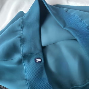 Sudadera con Capucha para Hombre al por Mayor, Diseño Patchwork de Dos Tonos con Paneles Ondulados, Estilo Oversize Streetwear, Algodón Premium, Logotipo Personalizado - Product Image 3