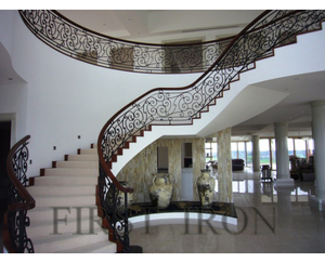 Rampe d'escalier en fer forgé d'extérieur d'époque à vendre - Product Image 6