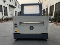 Machine de gravure/découpe laser Haotian HT-690 avec type de portique à pieds pour le bois, le caoutchouc, les magasins de détail, les hôtels, prend en charge les formats AI, BMP, PLT