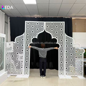 ฉากหลังงานแต่งงานแบบโค้งโลหะสีขาวสั่งทำพิเศษ ตกแต่งด้วยการแกะสลักแบบโปร่งทันสมัยสำหรับงานอีเว้นท์ - Product Image 5