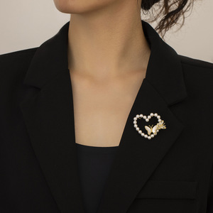 Butterfly Pearl Brooch With Shell Inlay Zinc Alloy Party Corsage Pin Accessory - Product Image 4