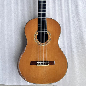 Guitarra Clásica Aiersi con Tapa de Cedro de Alto Brillo, Fondo y Lados de Palisandro con Pequeños Defectos - Product Image 1