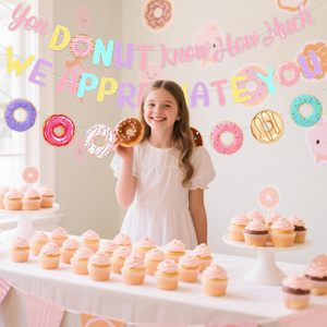 Pancarta 'No te das cuenta de cuánto te apreciamos' con diseño de donut, decoraciones de donuts, suministros para fondo de fotografía de fiestas - Product Image 1