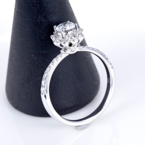 แหวนเพชรเม็ดเดี่ยวทรงฮาโล รุ่น MS-771 จาก Messi Jewelry ทอง 18k สไตล์วินเทจ สำหรับผู้หญิง ประดับเพชรแล็บเกรด IGI 0.5 กะรัต ระดับความสะอาด D VVS-VS - Product Image 4