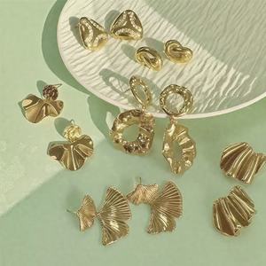 Boucles d'oreilles pendantes en acier inoxydable couleur or, hypoallergéniques, personnalisables, vente en gros, pour femmes - Product Image 1