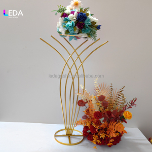 LEDA Support de fleurs classique en métal doré de haute qualité pour décoration d'événements, centres de table et allées de mariage - Product Image 5