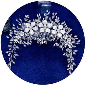 Nouveau bandeau de cheveux à fleurs en alliage fait à la main <span class=keywords><strong>avec</strong></span> strass bandeau d'accessoires de mariage doux - Product Image 5