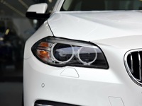 Ensemble de phares à LED Angel Eye bicolores pour BMW Série 5 F10/F18 (2011-2017) avec DRL blanc/jaune