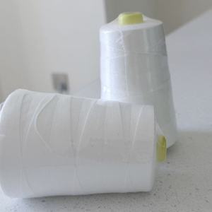 Großhandel Fabrikpreis 100% Polyester 3X3 2X3 Hochfester Sackverschlussfaden für Sacknäharbeiten Geeignet für Nähmaschinen - Product Image 1