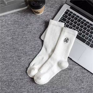 Chaussettes personnalisées en gros pour hommes et femmes – Chaussettes en coton de haute qualité OEM – Échantillon de broderie gratuit disponible - Product Image 5