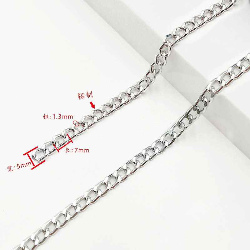 YML5713-002 Silver 5*7*1.3mm brushed aluminum chain, 1 meter