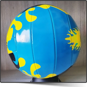 OEM / ODM Ballon de <span class=keywords><strong>volley</strong></span>-<span class=keywords><strong>ball</strong></span> de bonne qualité en cuir mousse PVC souple de 2.0mm d'épaisseur Taille officielle 5 avec logo personnalisé pour événement promotionnel - Product Image 3