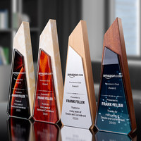 Trophée en cristal gravé sur mesure en bois massif avec impression couleur marbre pour les employés exceptionnels