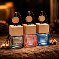 Parfum de voiture de luxe OEM personnalisé, écologique, flacon suspendu moderne, parfum longue durée, à placer sur le rétroviseur, design élégant