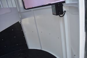 Standaard <span class=keywords><strong>3</strong></span> Paard Hoek Belasting Paard Float Zware Schuine Ontwerp Voor Stabiel Transport - Product Image 5