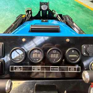 Новый дизайн, большой гидравлический стоячий передний мини-погрузчик с бортовым поворотом и насадками для экскаватора сиденья - Product Image 4