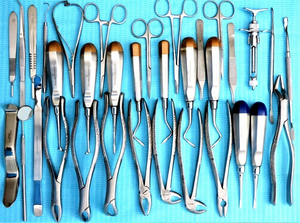 Juego de 74 Herramientas de Herrador Equino, Instrumentos Veterinarios de Acero Inoxidable, Elevadores, Pinzas, Reutilizables, Autoclavables, con Certificación CE - Product Image 2